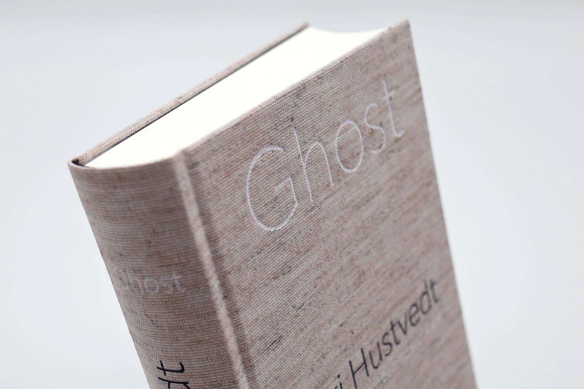 177536_Hustvedt_Ghost_BA_04.jpg